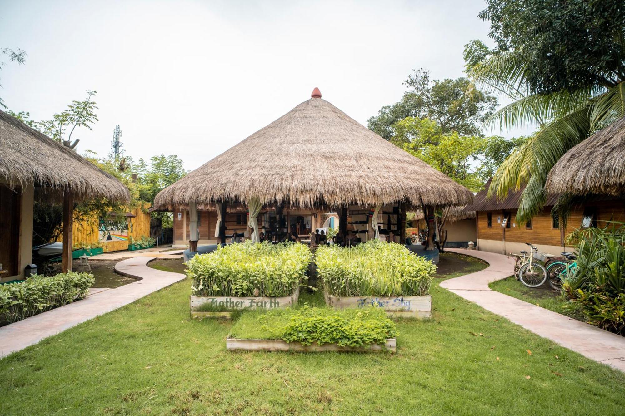 H2O Peaceful Yoga Resort Gili Air Exterior photo